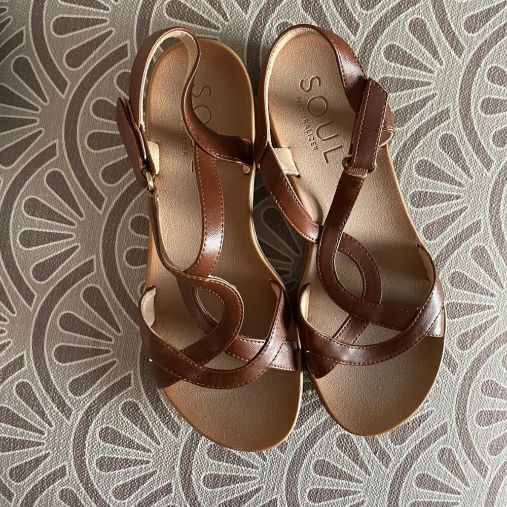 (9 Wide) Brand New Brown Naturalizer Sandals